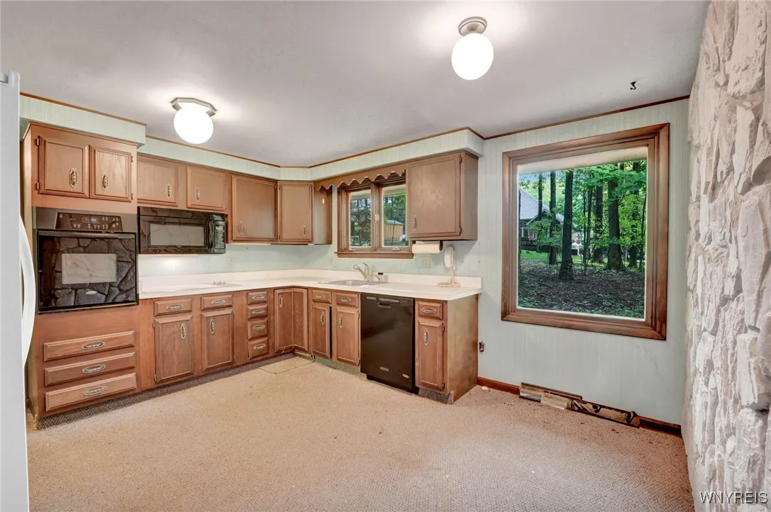 141 Tanglewood Drive West, Orchard Park, New York, Orchard Park, New York 14127, 3 Bedrooms Bedrooms, 8 Rooms Rooms,2 BathroomsBathrooms,Residential,Closed,141 Tanglewood Drive West, Orchard Park, New York ,B1607678