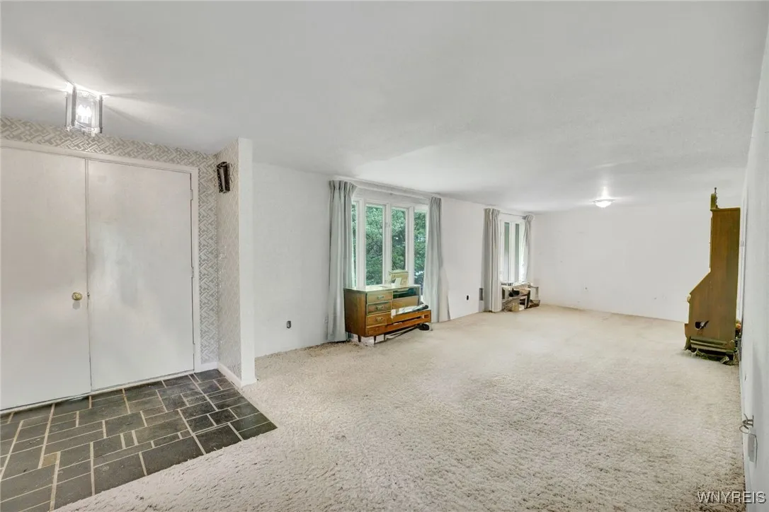 141 Tanglewood Drive West, Orchard Park, New York, Orchard Park, New York 14127, 3 Bedrooms Bedrooms, 8 Rooms Rooms,2 BathroomsBathrooms,Residential,Closed,141 Tanglewood Drive West, Orchard Park, New York ,B1607678