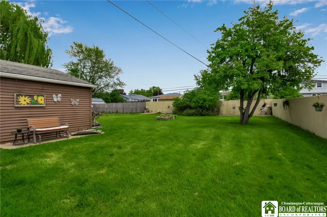 4195 Robin Lane, Hamburg, New York 14075, Hamburg, New York 14075, 3 Bedrooms Bedrooms, 6 Rooms Rooms,1 BathroomBathrooms,Residential,Closed,4195 Robin Lane, Hamburg, New York 14075,R1610534