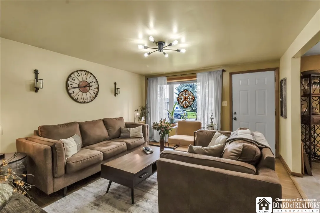 4195 Robin Lane, Hamburg, New York 14075, Hamburg, New York 14075, 3 Bedrooms Bedrooms, 6 Rooms Rooms,1 BathroomBathrooms,Residential,Closed,4195 Robin Lane, Hamburg, New York 14075,R1610534