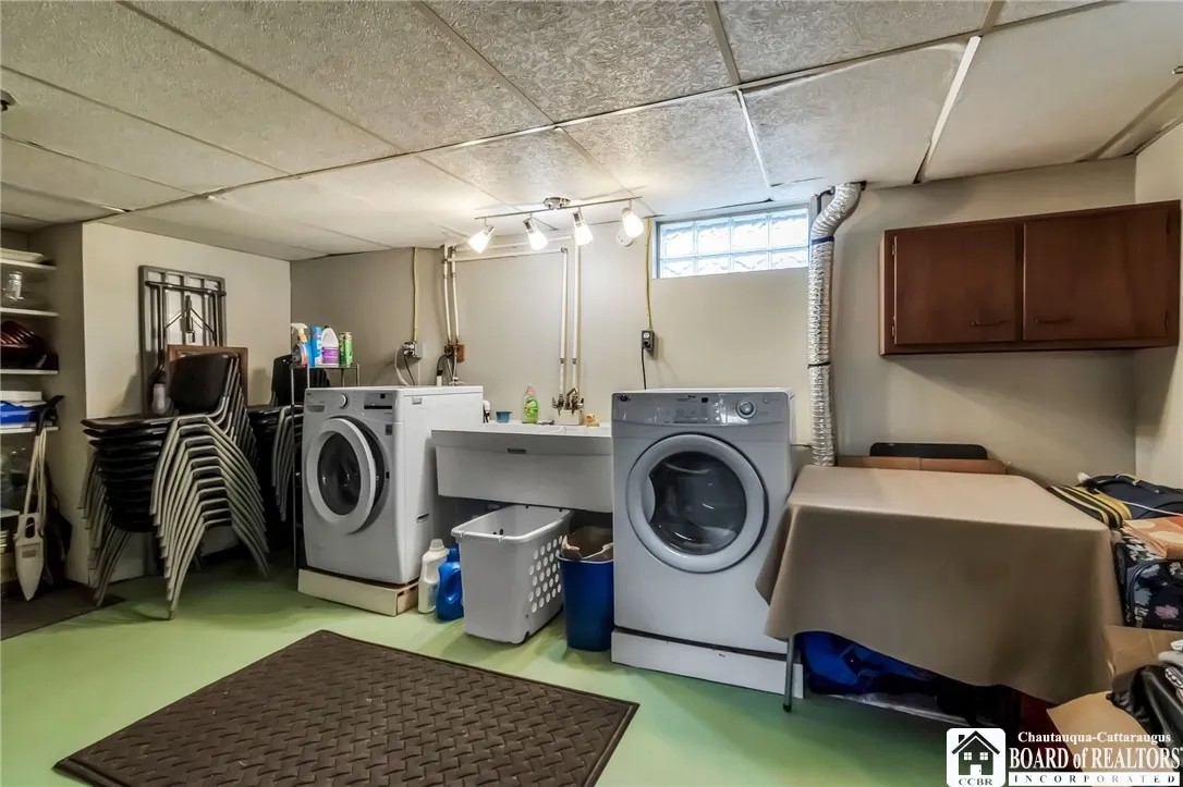 4195 Robin Lane, Hamburg, New York 14075, Hamburg, New York 14075, 3 Bedrooms Bedrooms, 6 Rooms Rooms,1 BathroomBathrooms,Residential,Closed,4195 Robin Lane, Hamburg, New York 14075,R1610534