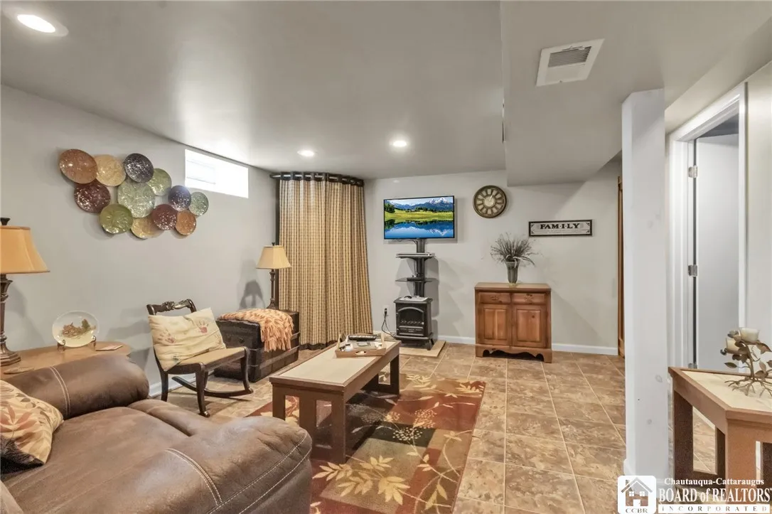 4195 Robin Lane, Hamburg, New York 14075, Hamburg, New York 14075, 3 Bedrooms Bedrooms, 6 Rooms Rooms,1 BathroomBathrooms,Residential,Closed,4195 Robin Lane, Hamburg, New York 14075,R1610534
