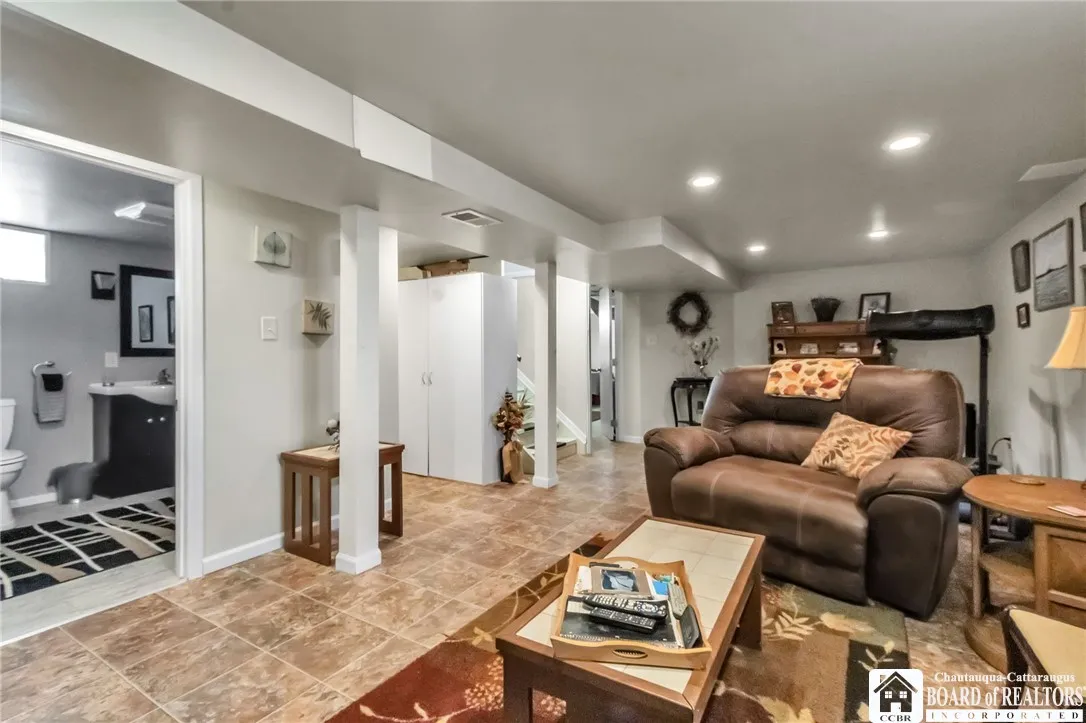 4195 Robin Lane, Hamburg, New York 14075, Hamburg, New York 14075, 3 Bedrooms Bedrooms, 6 Rooms Rooms,1 BathroomBathrooms,Residential,Closed,4195 Robin Lane, Hamburg, New York 14075,R1610534