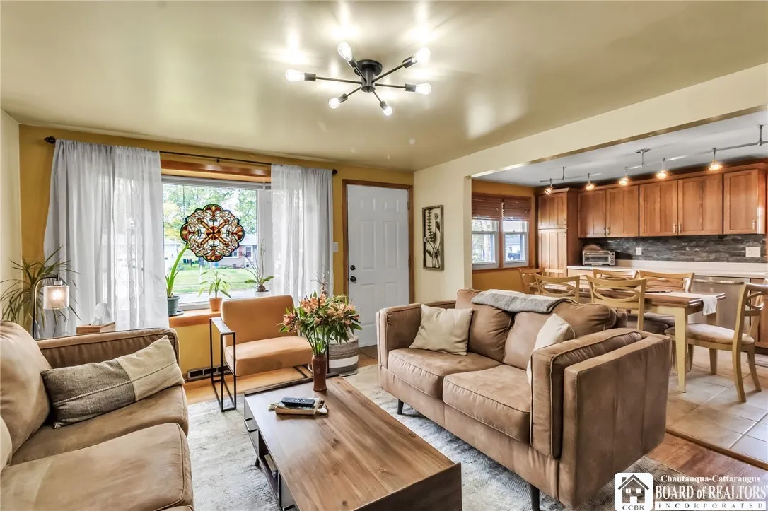 4195 Robin Lane, Hamburg, New York 14075, Hamburg, New York 14075, 3 Bedrooms Bedrooms, 6 Rooms Rooms,1 BathroomBathrooms,Residential,Closed,4195 Robin Lane, Hamburg, New York 14075,R1610534