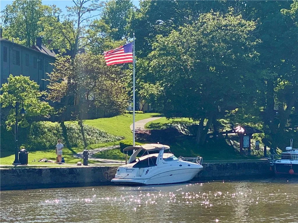 VILLAGE OF PITTSFORD & ERIE CANAL!