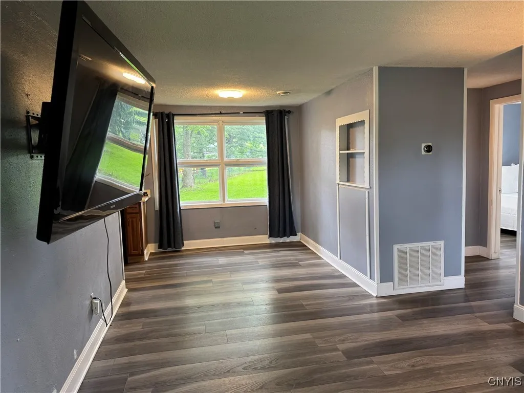 8438 Grandview Drive, Cicero, New York 13039, Cicero, New York 13039, 2 Bedrooms Bedrooms, 5 Rooms Rooms,1 BathroomBathrooms,Residential,Closed,8438 Grandview Drive, Cicero, New York 13039,S1609785