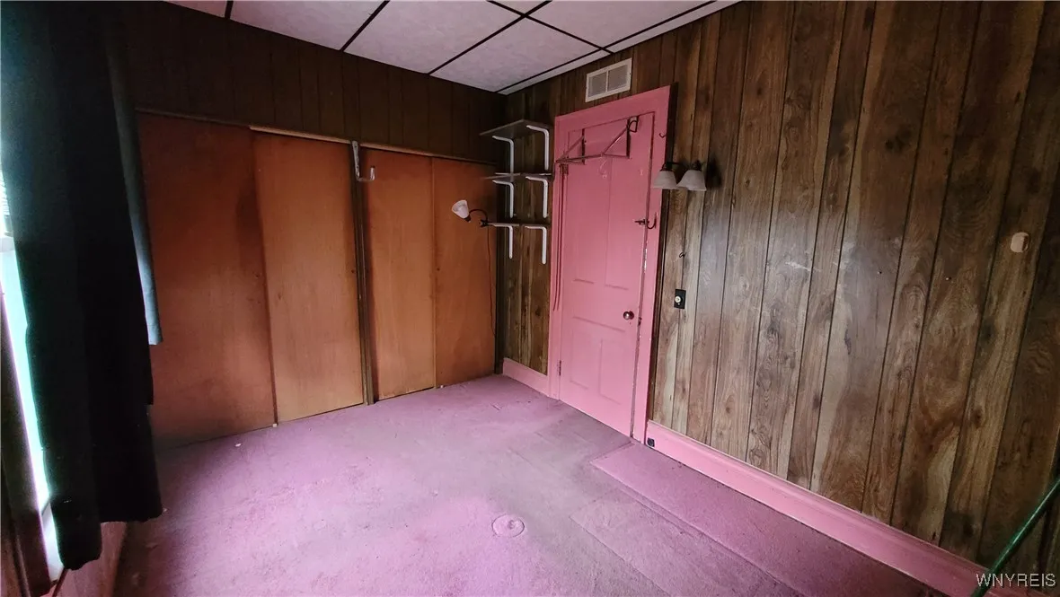 325 Box (lower)  - Bedroom #1