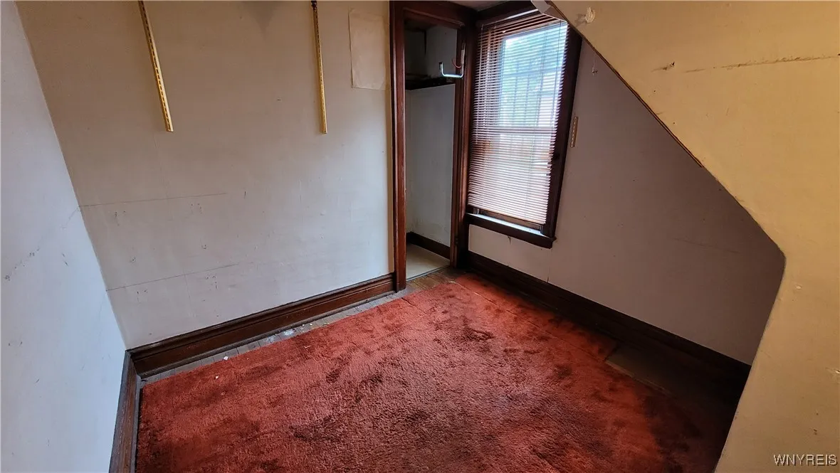 325 Box (lower)  - Bedroom #3