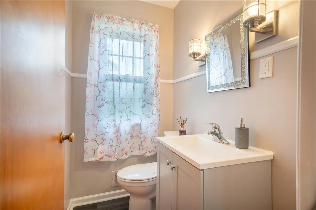 69 Seaford Drive, Irondequoit, New York 14617, Irondequoit, New York 14617, 3 Bedrooms Bedrooms, 6 Rooms Rooms,1 BathroomBathrooms,Residential,Closed,69 Seaford Drive, Irondequoit, New York 14617,R1610308