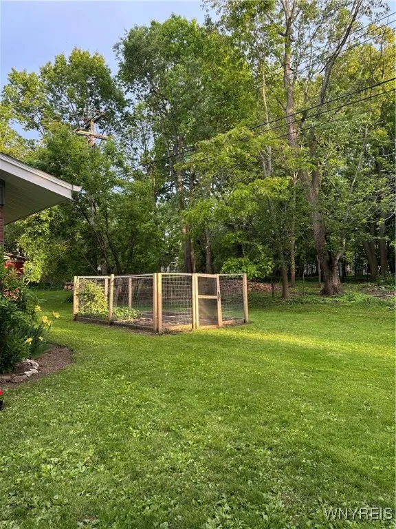 4710 Boncrest Drive East, Clarence, New York 14221, Clarence, New York 14221, 3 Bedrooms Bedrooms, 7 Rooms Rooms,1 BathroomBathrooms,Residential,Closed,4710 Boncrest Drive East, Clarence, New York 14221,B1610542