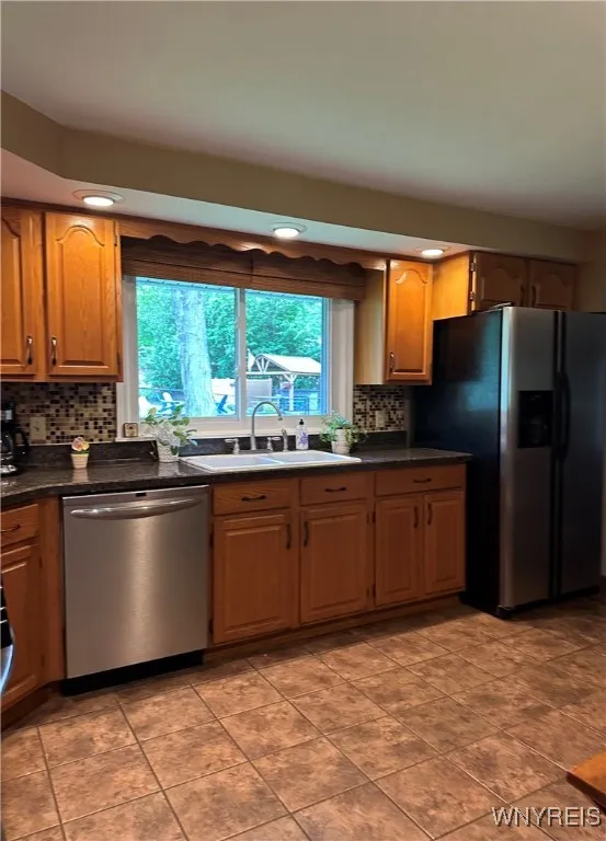 4710 Boncrest Drive East, Clarence, New York 14221, Clarence, New York 14221, 3 Bedrooms Bedrooms, 7 Rooms Rooms,1 BathroomBathrooms,Residential,Closed,4710 Boncrest Drive East, Clarence, New York 14221,B1610542