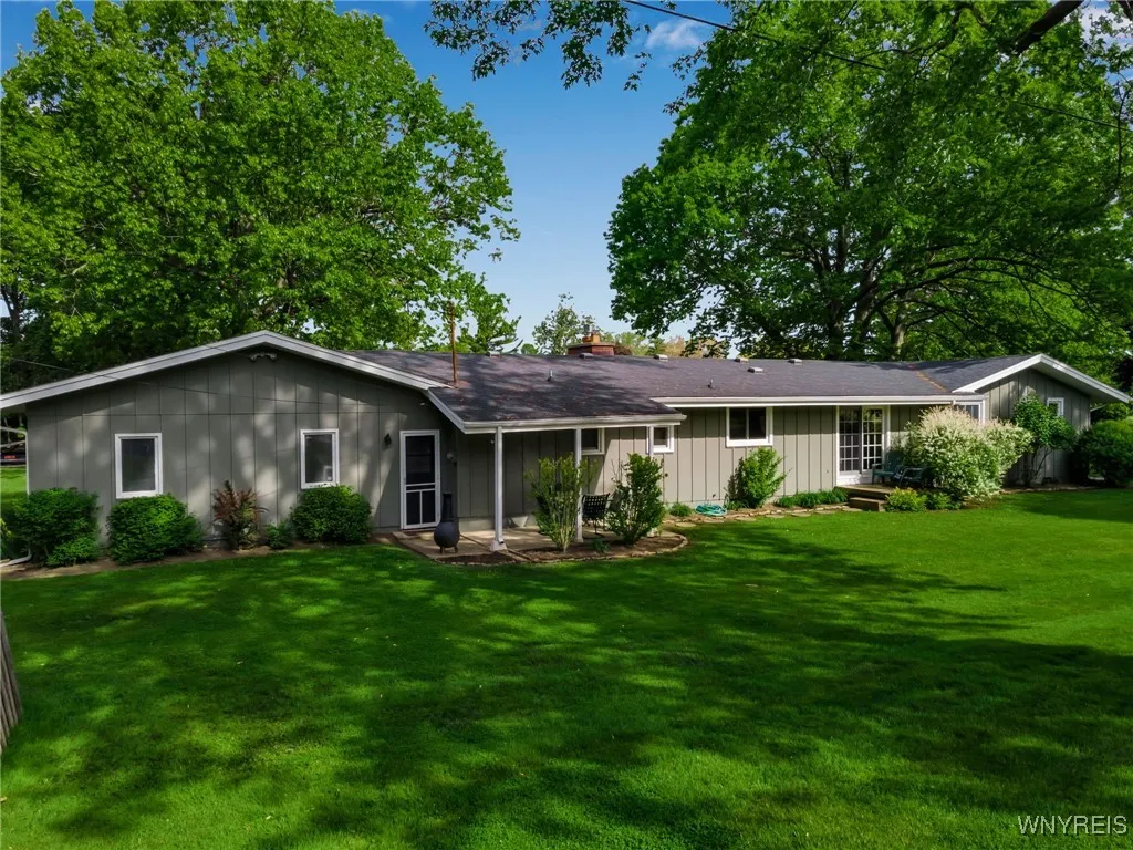 4710 Boncrest Drive East, Clarence, New York 14221, Clarence, New York 14221, 3 Bedrooms Bedrooms, 7 Rooms Rooms,1 BathroomBathrooms,Residential,Closed,4710 Boncrest Drive East, Clarence, New York 14221,B1610542