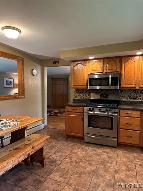 4710 Boncrest Drive East, Clarence, New York 14221, Clarence, New York 14221, 3 Bedrooms Bedrooms, 7 Rooms Rooms,1 BathroomBathrooms,Residential,Closed,4710 Boncrest Drive East, Clarence, New York 14221,B1610542