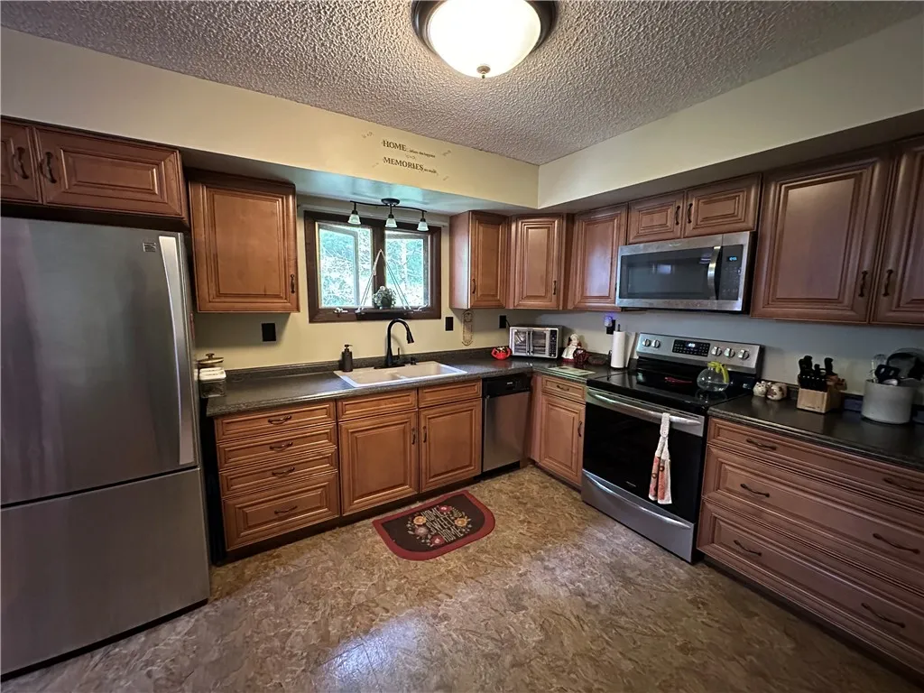 390 Bolivar Drive, Foster-town, Pennsylvania 16701, Foster Town, Pennsylvania 16701, 2 Bedrooms Bedrooms, 5 Rooms Rooms,1 BathroomBathrooms,Residential,Closed,390 Bolivar Drive, Foster-town, Pennsylvania 16701,R1610781