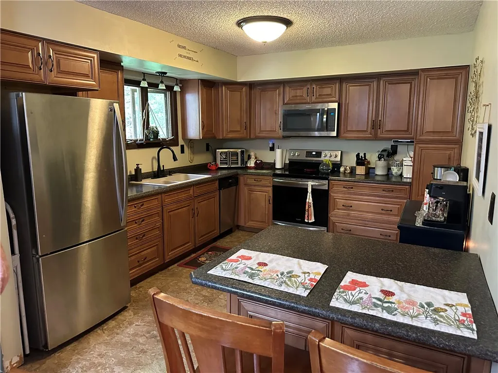 390 Bolivar Drive, Foster-town, Pennsylvania 16701, Foster Town, Pennsylvania 16701, 2 Bedrooms Bedrooms, 5 Rooms Rooms,1 BathroomBathrooms,Residential,Closed,390 Bolivar Drive, Foster-town, Pennsylvania 16701,R1610781