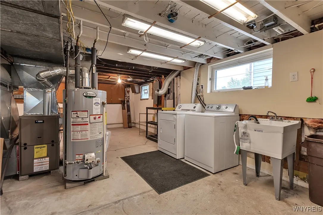 44 Cable Street, Tonawanda-town, New York 14223, Tonawanda, New York 14223, 3 Bedrooms Bedrooms, 6 Rooms Rooms,2 BathroomsBathrooms,Residential,Closed,44 Cable Street, Tonawanda-town, New York 14223,B1608843
