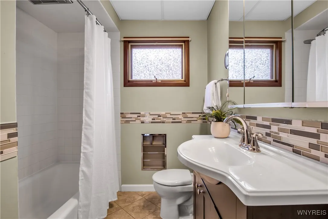 44 Cable Street, Tonawanda-town, New York 14223, Tonawanda, New York 14223, 3 Bedrooms Bedrooms, 6 Rooms Rooms,2 BathroomsBathrooms,Residential,Closed,44 Cable Street, Tonawanda-town, New York 14223,B1608843