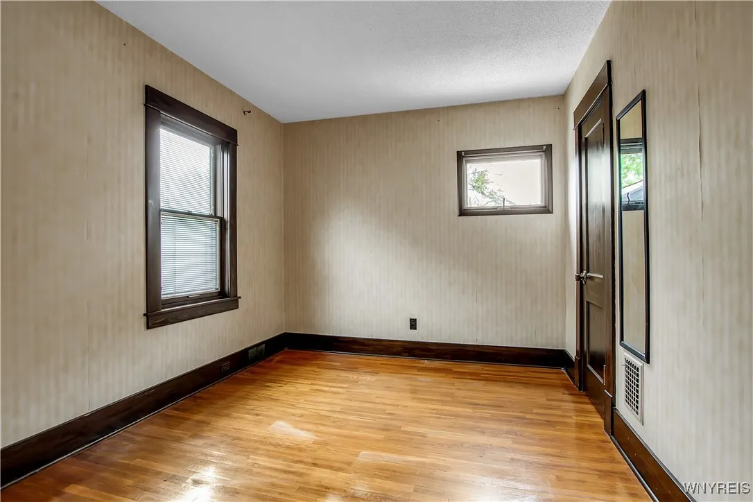 44 Cable Street, Tonawanda-town, New York 14223, Tonawanda, New York 14223, 3 Bedrooms Bedrooms, 6 Rooms Rooms,2 BathroomsBathrooms,Residential,Closed,44 Cable Street, Tonawanda-town, New York 14223,B1608843