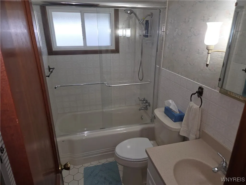 4654 Patricia Drive, Niagara Falls, New York 14305, Niagara Falls, New York 14305, 4 Bedrooms Bedrooms, 7 Rooms Rooms,1 BathroomBathrooms,Residential,Closed,4654 Patricia Drive, Niagara Falls, New York 14305,B1610614