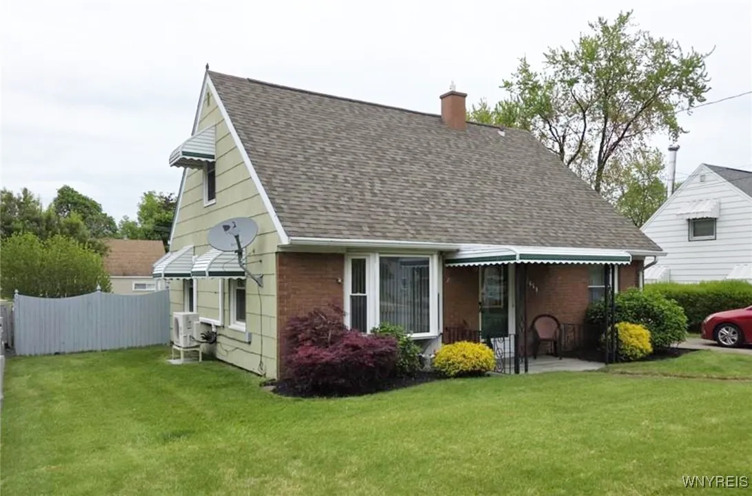4654 Patricia Drive, Niagara Falls, New York 14305, Niagara Falls, New York 14305, 4 Bedrooms Bedrooms, 7 Rooms Rooms,1 BathroomBathrooms,Residential,Closed,4654 Patricia Drive, Niagara Falls, New York 14305,B1610614