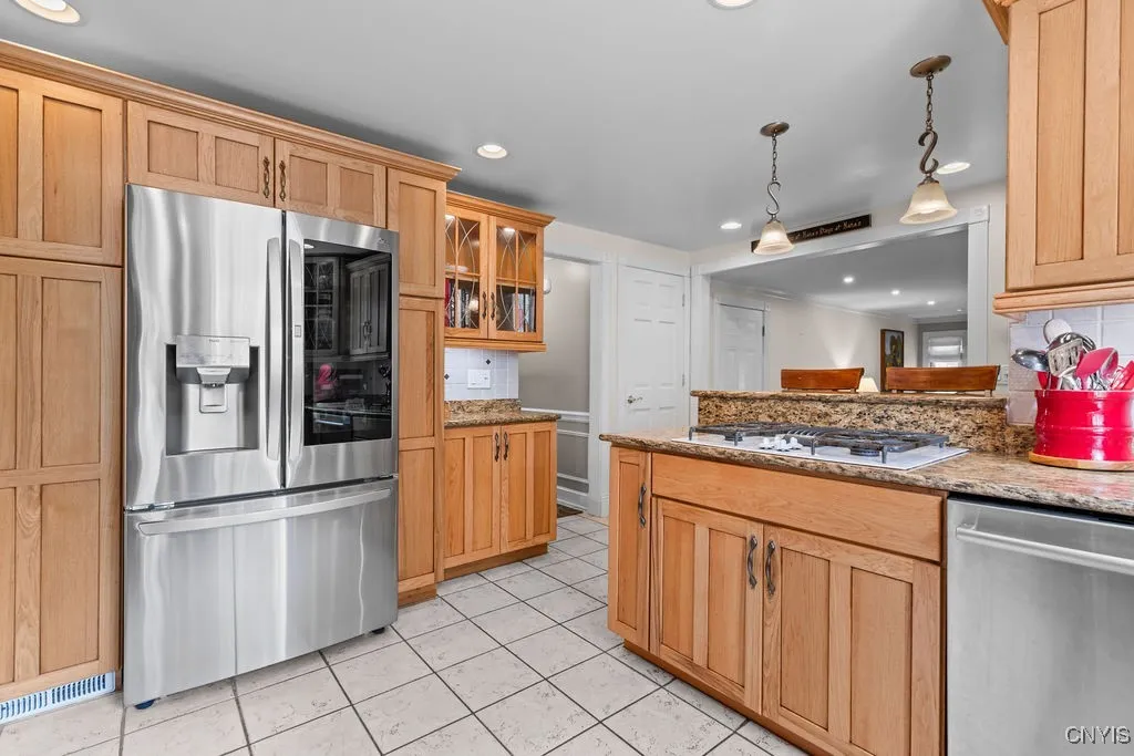 7711 Anchor Drive, Clay, New York 13090, Clay, New York 13090, 4 Bedrooms Bedrooms, 8 Rooms Rooms,2 BathroomsBathrooms,Residential,Closed,7711 Anchor Drive, Clay, New York 13090,0,S1610675