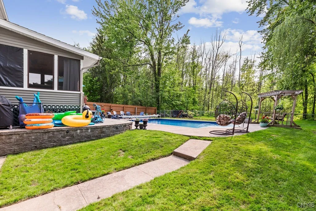 7711 Anchor Drive, Clay, New York 13090, Clay, New York 13090, 4 Bedrooms Bedrooms, 8 Rooms Rooms,2 BathroomsBathrooms,Residential,Closed,7711 Anchor Drive, Clay, New York 13090,0,S1610675