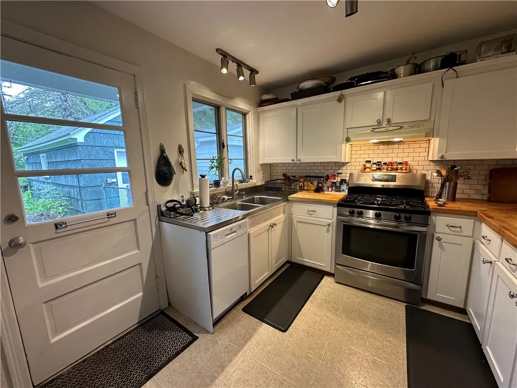 32 Bon Air Avenue, Bradford-city, Pennsylvania 167, Bradford City, Pennsylvania 16701, 4 Bedrooms Bedrooms, 7 Rooms Rooms,2 BathroomsBathrooms,Residential,Closed,32 Bon Air Avenue, Bradford-city, Pennsylvania 167,0,R1610877