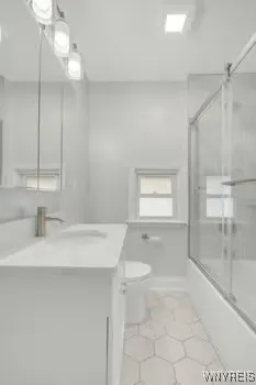 Full bath 2nd flr