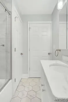 Full bath 2nd flr



Full bath 2nd flr