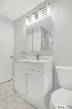 Full bath 2nd flr