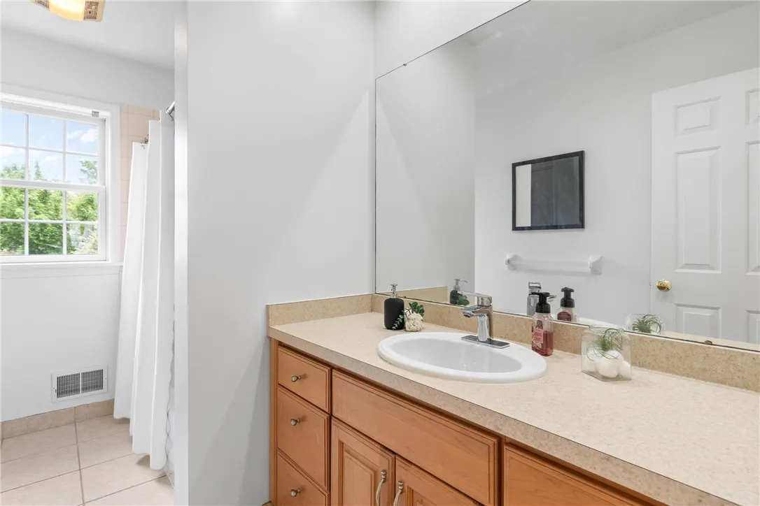 1539 Fieldcrest Drive, Webster, New York 14580, Webster, New York 14580, 4 Bedrooms Bedrooms, 10 Rooms Rooms,2 BathroomsBathrooms,Residential,Closed,1539 Fieldcrest Drive, Webster, New York 14580,R1609015