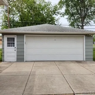 2.5 car garage