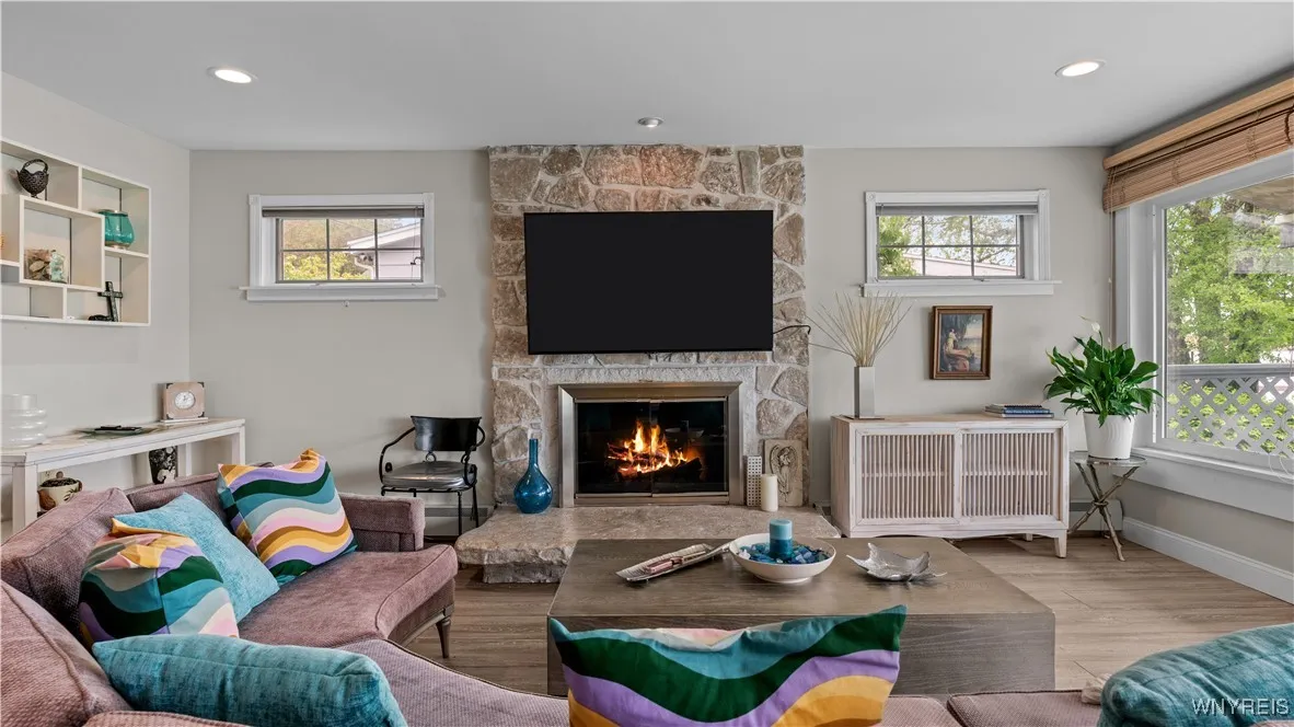 2205 East River Road, Grand Island, New York 14072, Grand Island, New York 14072, 3 Bedrooms Bedrooms, 9 Rooms Rooms,2 BathroomsBathrooms,Residential,Closed,2205 East River Road, Grand Island, New York 14072,B1610580