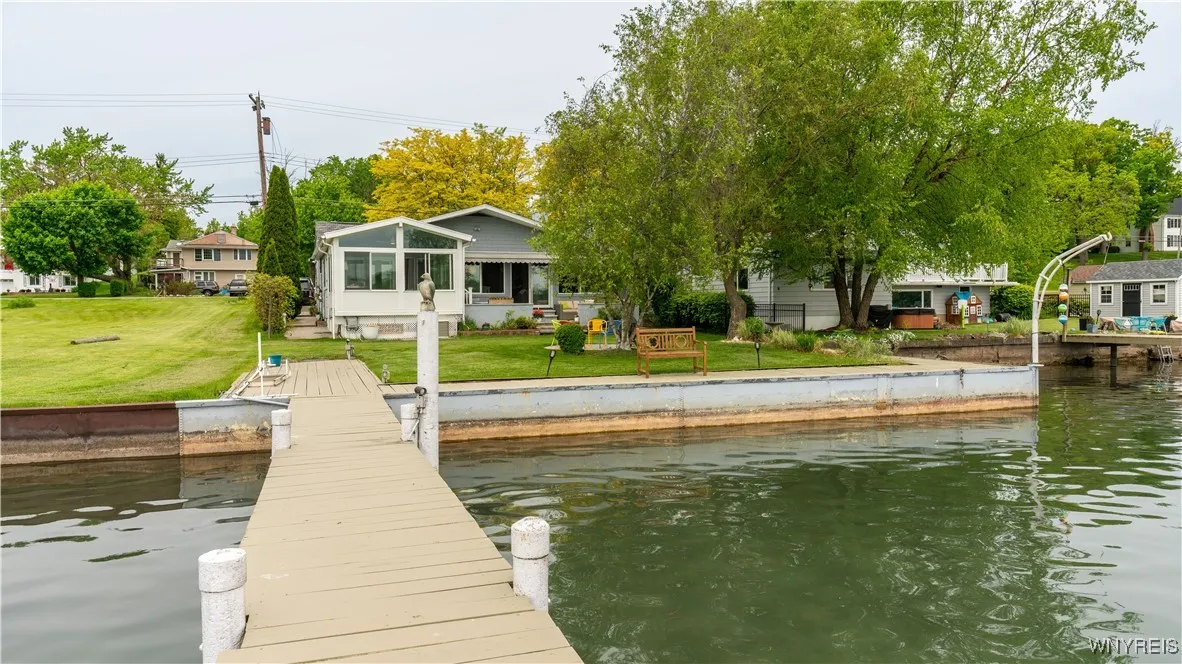 2205 East River Road, Grand Island, New York 14072, Grand Island, New York 14072, 3 Bedrooms Bedrooms, 9 Rooms Rooms,2 BathroomsBathrooms,Residential,Closed,2205 East River Road, Grand Island, New York 14072,B1610580