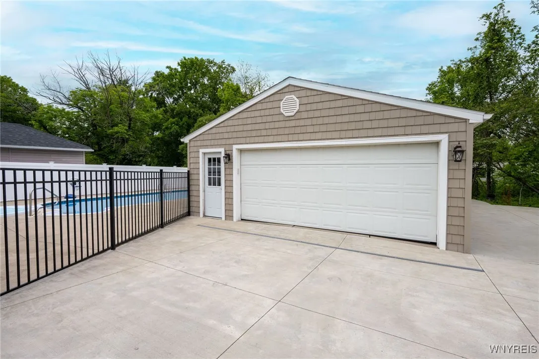 170 Thorn Avenue, Orchard Park, New York 14127, Orchard Park, New York 14127, 3 Bedrooms Bedrooms, 6 Rooms Rooms,2 BathroomsBathrooms,Residential,Closed,170 Thorn Avenue, Orchard Park, New York 14127,B1608857