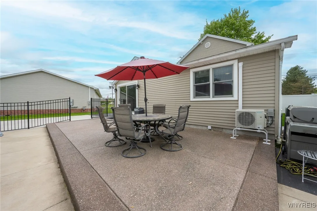 170 Thorn Avenue, Orchard Park, New York 14127, Orchard Park, New York 14127, 3 Bedrooms Bedrooms, 6 Rooms Rooms,2 BathroomsBathrooms,Residential,Closed,170 Thorn Avenue, Orchard Park, New York 14127,B1608857