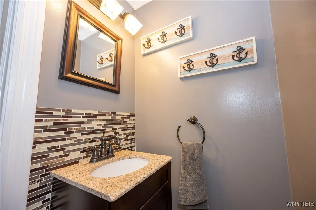 170 Thorn Avenue, Orchard Park, New York 14127, Orchard Park, New York 14127, 3 Bedrooms Bedrooms, 6 Rooms Rooms,2 BathroomsBathrooms,Residential,Closed,170 Thorn Avenue, Orchard Park, New York 14127,B1608857