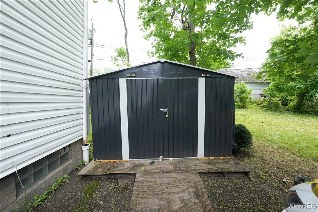 392 Humboldt Parkway, Buffalo, New York 14214, Buffalo, New York 14214, 4 Bedrooms Bedrooms, 8 Rooms Rooms,1 BathroomBathrooms,Residential,Closed,392 Humboldt Parkway, Buffalo, New York 14214,B1609091