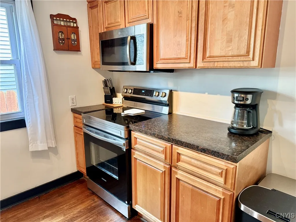 171 Maplehurst Avenue, Syracuse, New York 13208, Syracuse, New York 13208, 3 Bedrooms Bedrooms, 7 Rooms Rooms,2 BathroomsBathrooms,Residential,Closed,171 Maplehurst Avenue, Syracuse, New York 13208,0,S1610171