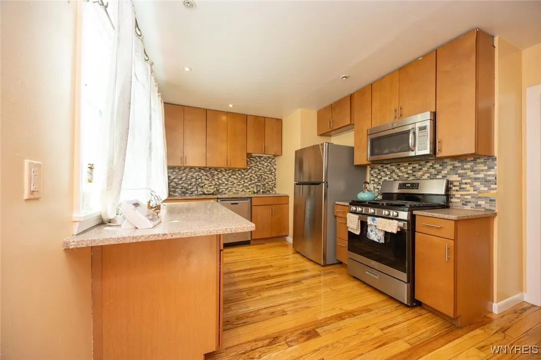 101 Regent Street, Buffalo, New York 14206, Buffalo, New York 14206, 3 Bedrooms Bedrooms, 8 Rooms Rooms,1 BathroomBathrooms,Residential Lease,Closed,101 Regent Street, Buffalo, New York 14206,B1610122
