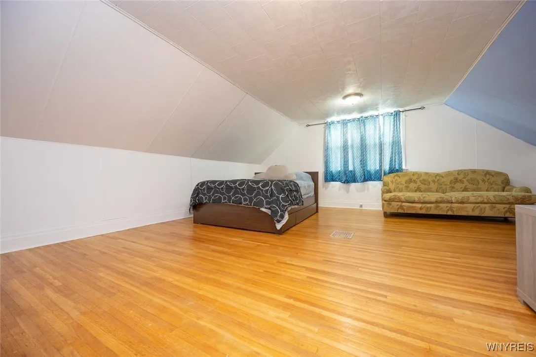 101 Regent Street, Buffalo, New York 14206, Buffalo, New York 14206, 3 Bedrooms Bedrooms, 8 Rooms Rooms,1 BathroomBathrooms,Residential Lease,Closed,101 Regent Street, Buffalo, New York 14206,B1610122