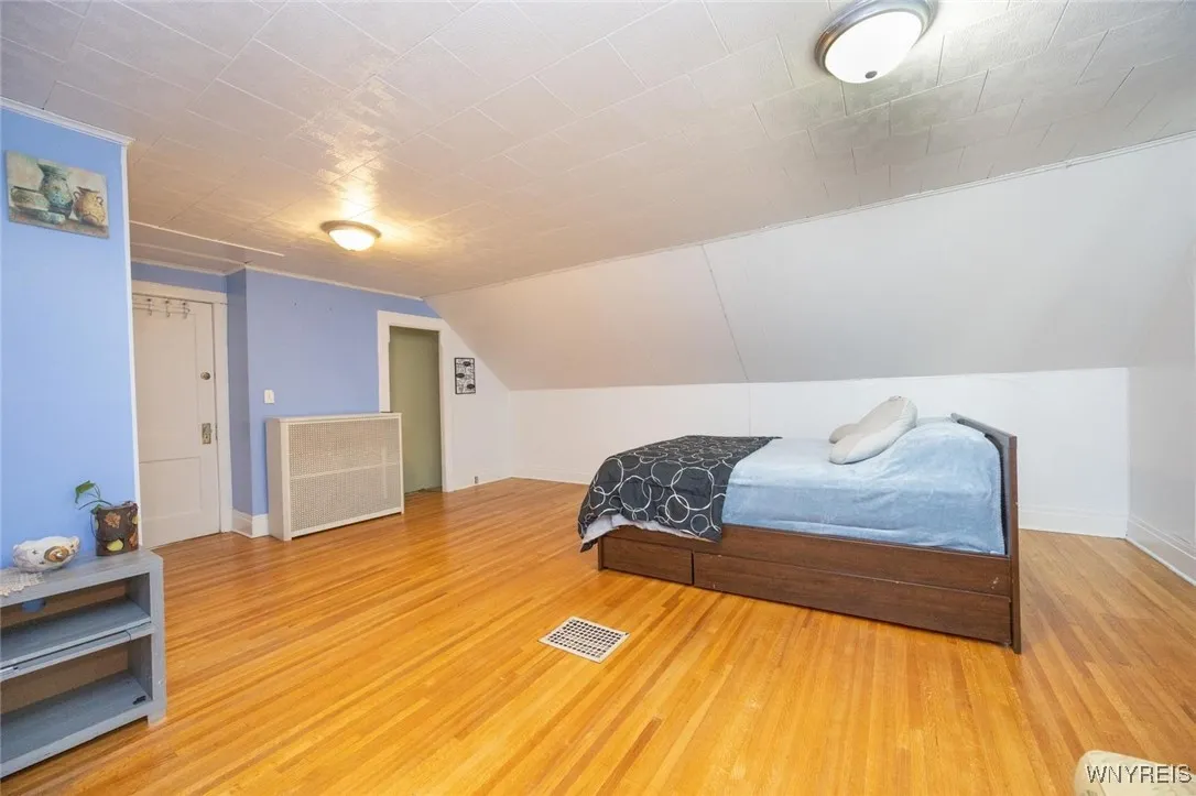 101 Regent Street, Buffalo, New York 14206, Buffalo, New York 14206, 3 Bedrooms Bedrooms, 8 Rooms Rooms,1 BathroomBathrooms,Residential Lease,Closed,101 Regent Street, Buffalo, New York 14206,B1610122