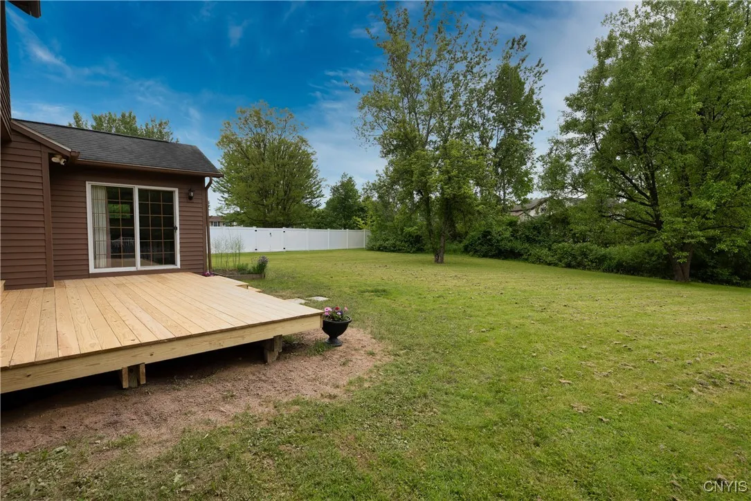 8005 Fir Dr Drive, Clay, New York 13041, Clay, New York 13041, 4 Bedrooms Bedrooms, 8 Rooms Rooms,2 BathroomsBathrooms,Residential,Closed,8005 Fir Dr Drive, Clay, New York 13041,S1610903