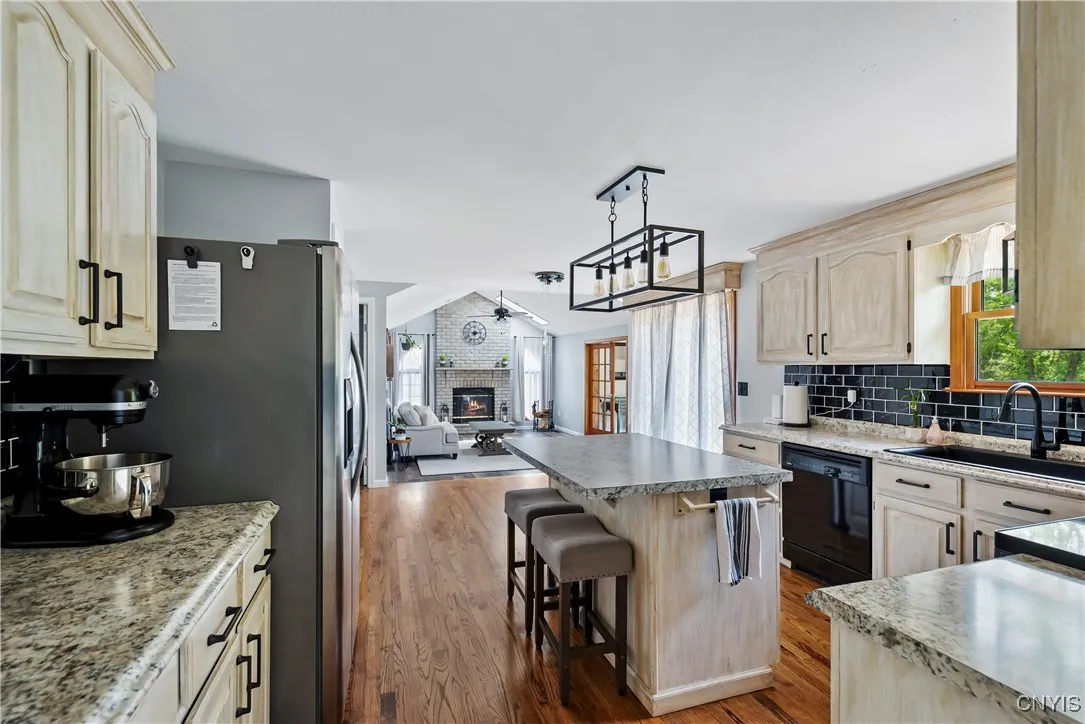 8005 Fir Dr Drive, Clay, New York 13041, Clay, New York 13041, 4 Bedrooms Bedrooms, 8 Rooms Rooms,2 BathroomsBathrooms,Residential,Closed,8005 Fir Dr Drive, Clay, New York 13041,S1610903