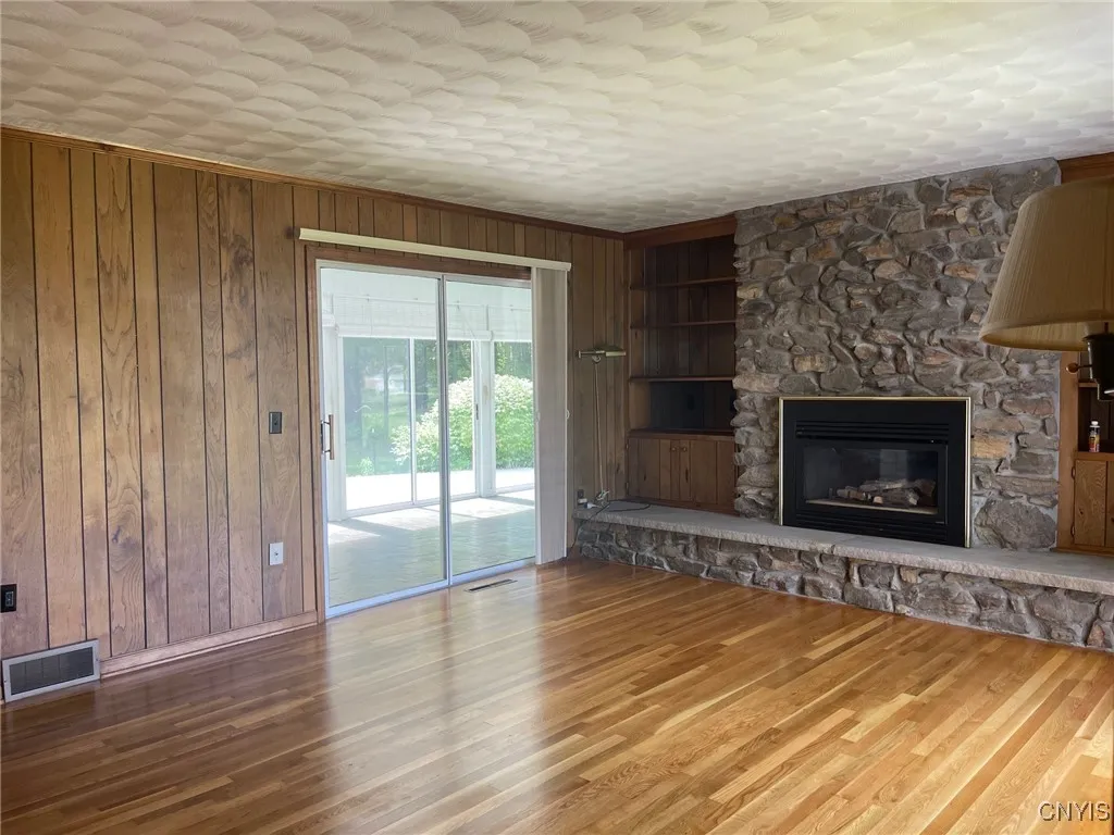 624 Deerfield Drive, Oneida, New York 13421, Oneida, New York 13421, 4 Bedrooms Bedrooms, 13 Rooms Rooms,3 BathroomsBathrooms,Residential,For Sale,624 Deerfield Drive, Oneida, New York 13421,0,S1606563