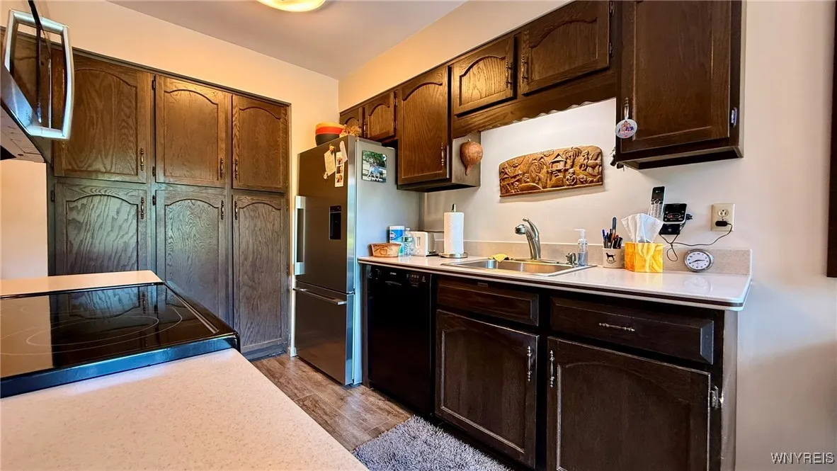 3134 East River Road, Grand Island, New York 14072, Grand Island, New York 14072, 3 Bedrooms Bedrooms, 6 Rooms Rooms,2 BathroomsBathrooms,Residential,For Sale,3134 East River Road, Grand Island, New York 14072,B1604617