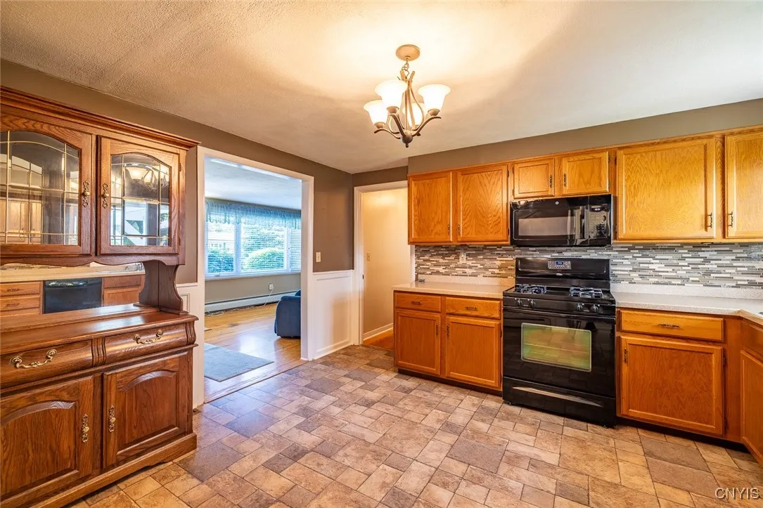 206 Baxton Street, Clay, New York 13212, Clay, New York 13212, 3 Bedrooms Bedrooms, 5 Rooms Rooms,1 BathroomBathrooms,Residential,Closed,206 Baxton Street, Clay, New York 13212,S1608197