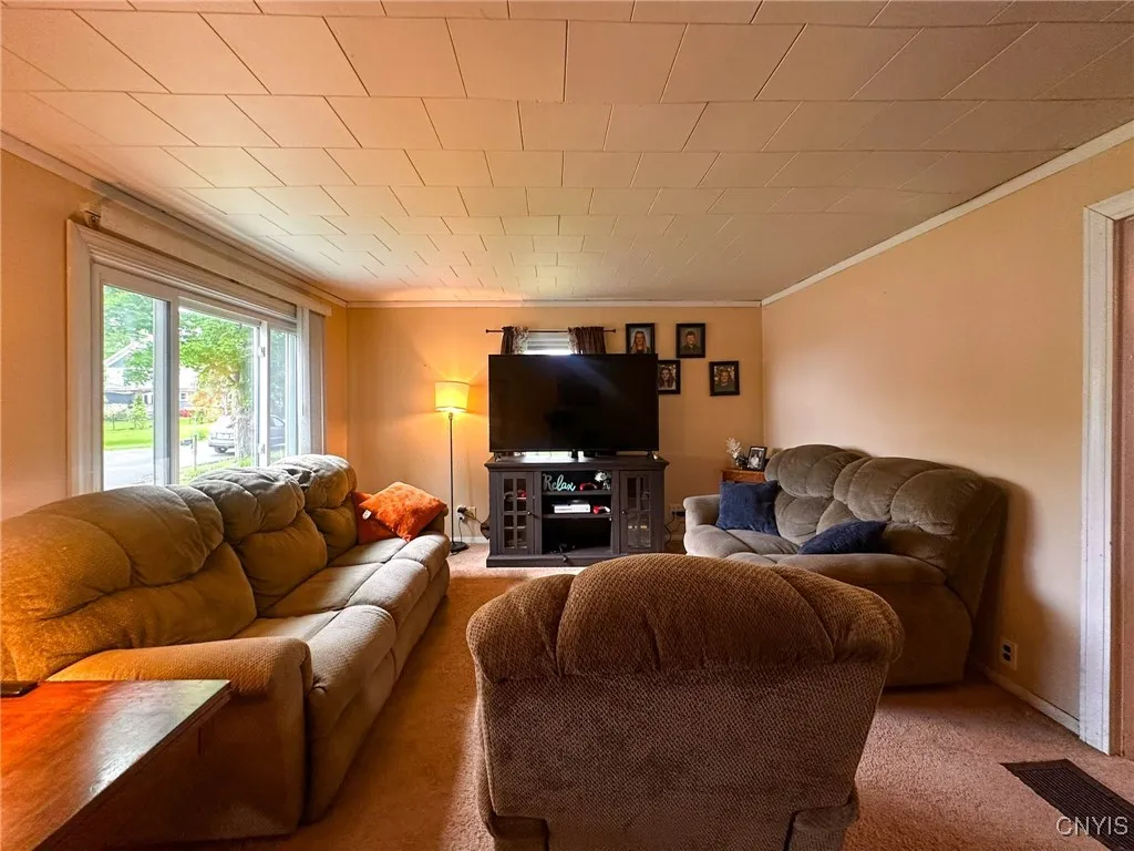 5276 Oneida Street, Verona, New York 13421, Verona, New York 13421, 5 Bedrooms Bedrooms, 10 Rooms Rooms,1 BathroomBathrooms,Residential,Closed,5276 Oneida Street, Verona, New York 13421,0,S1611014