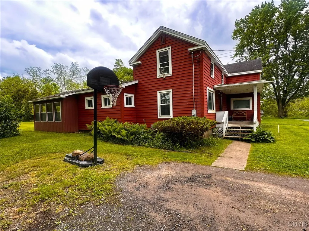 5276 Oneida Street, Verona, New York 13421, Verona, New York 13421, 5 Bedrooms Bedrooms, 10 Rooms Rooms,1 BathroomBathrooms,Residential,Closed,5276 Oneida Street, Verona, New York 13421,0,S1611014