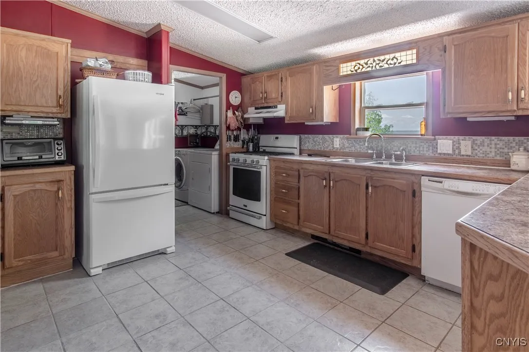 27226 County Route 57, Lyme, New York 13693, Lyme, New York 13693, 3 Bedrooms Bedrooms, 8 Rooms Rooms,2 BathroomsBathrooms,Residential,Closed,27226 County Route 57, Lyme, New York 13693,0,S1610803